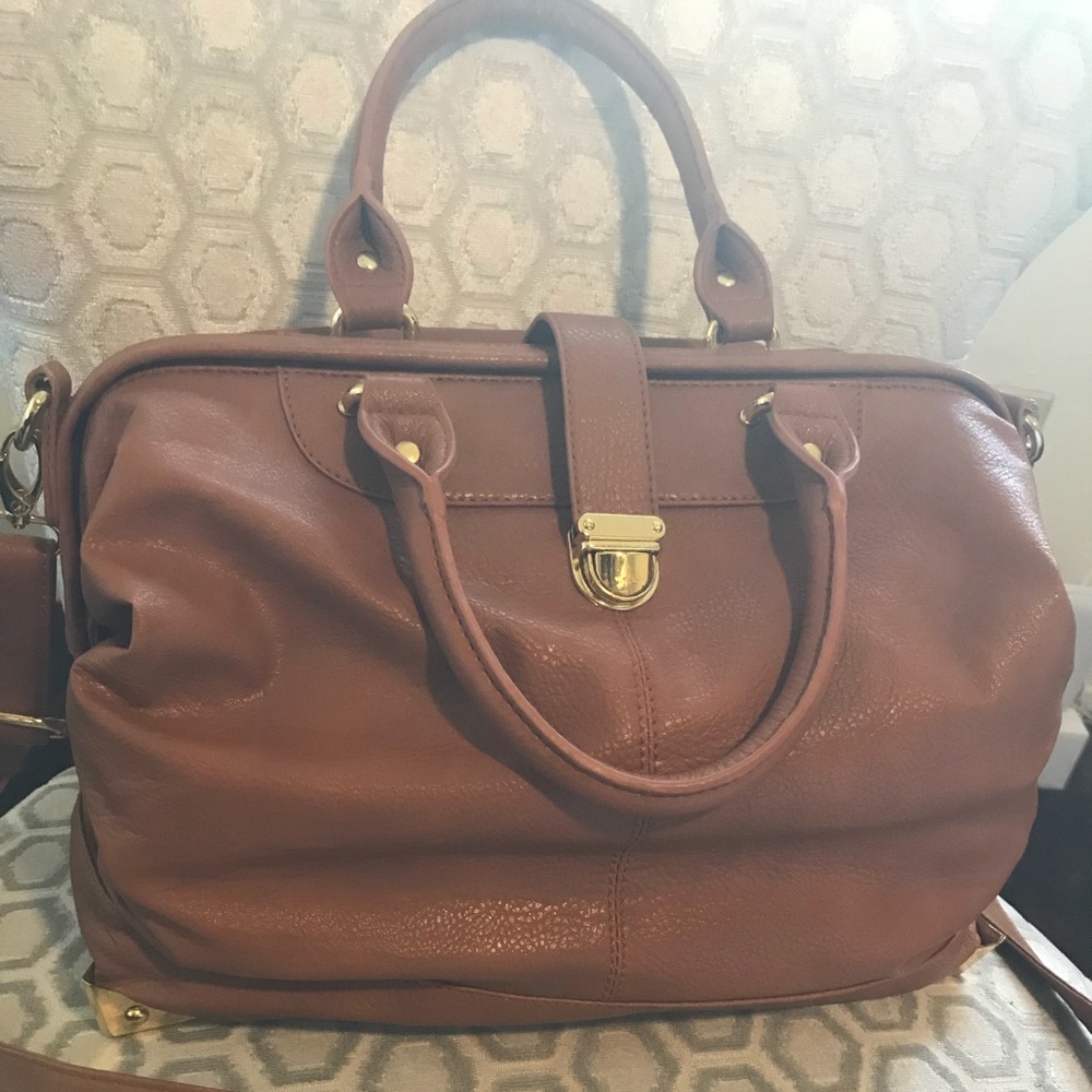 Beautiful tan bag